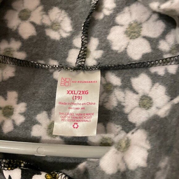 No boundaries black daisy hoodie dress - Picture 5 of 5